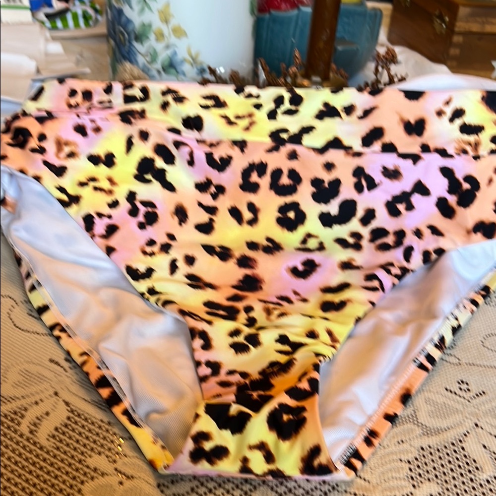 Bikini bottom size Large pink and yellow tiger print. NWT